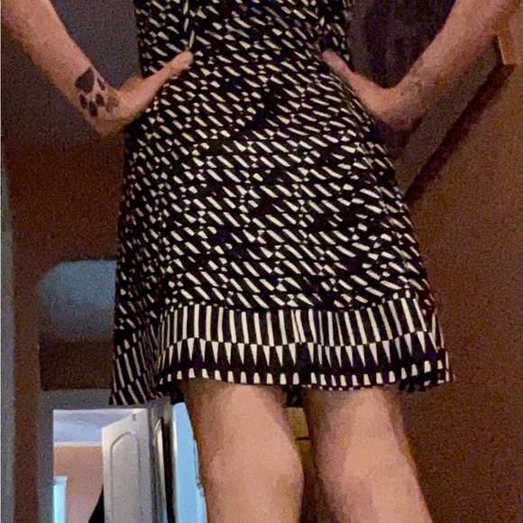 NWOT B & W Patterned Dress made from Parker - Picture 5 of 8